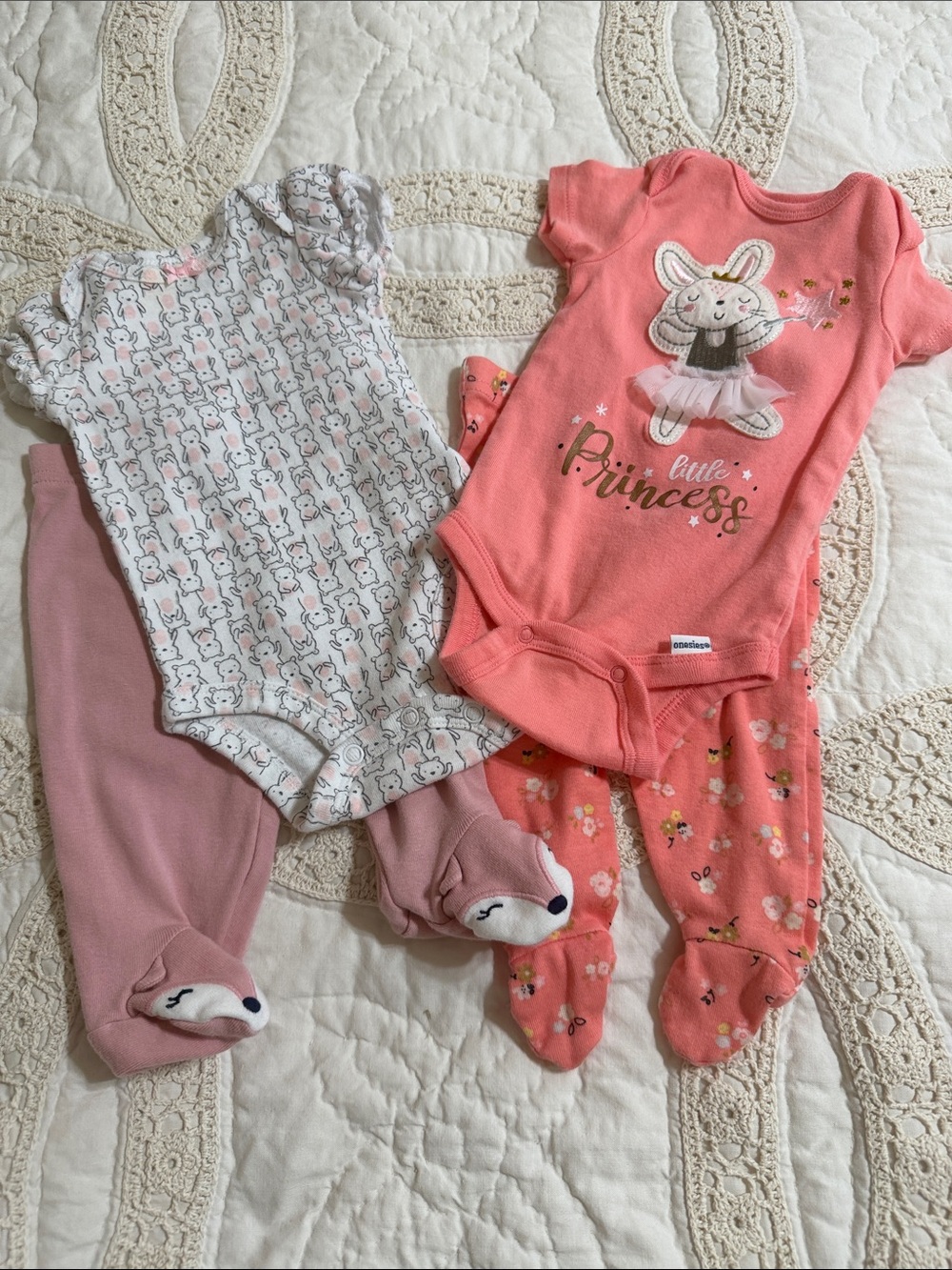 Set of 2 Matching Outfits with Onesie  and Footed Pants Carter/Gerber 0-3M